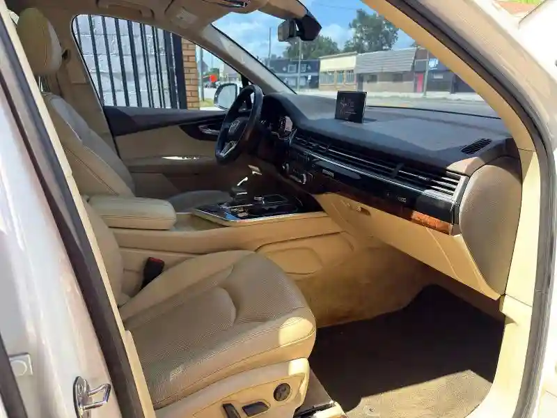 WA1VAAF7XJD023271 2018 AUDI Q7-4