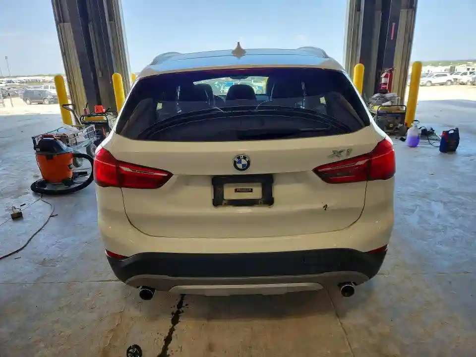WBXHT3Z35H4A53635 2017 BMW X1-5