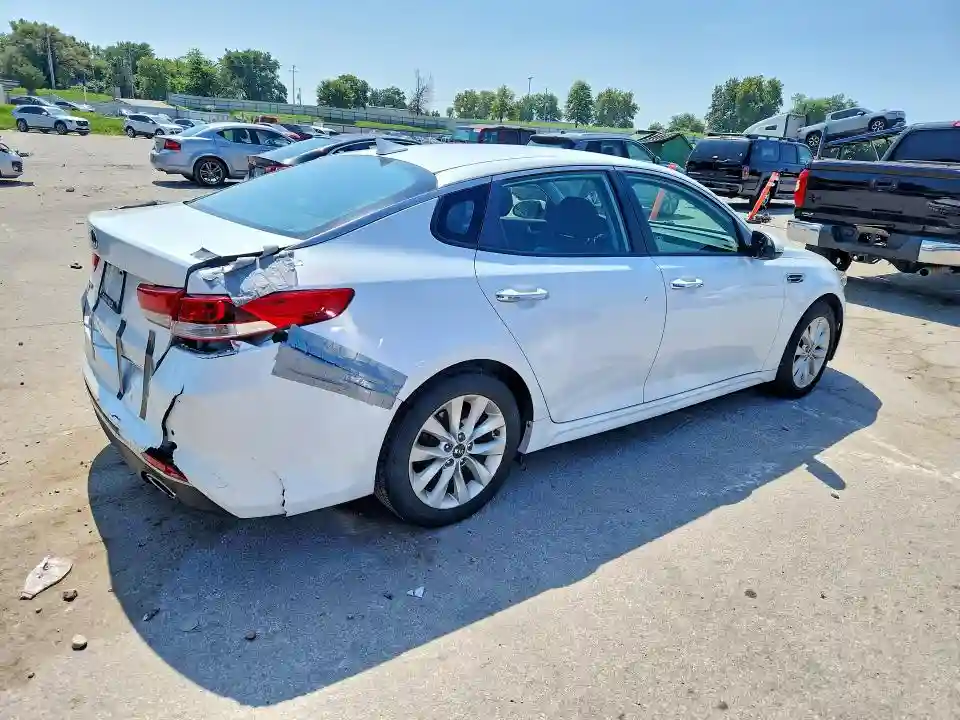 5XXGT4L3XJG267732 2018 KIA OPTIMA-2