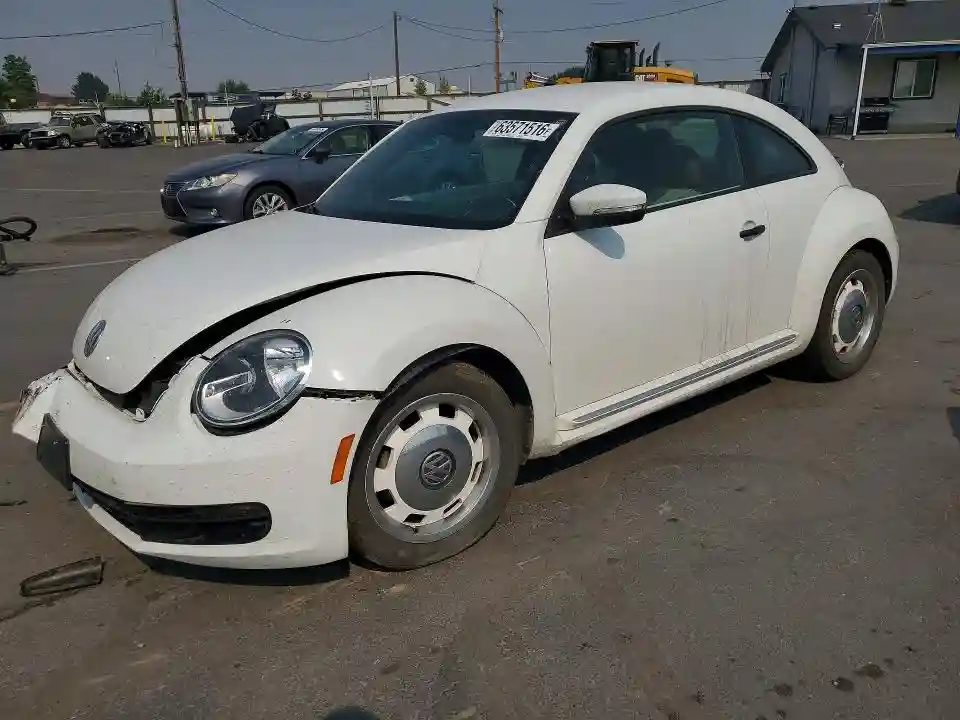3VWF17AT3FM655829 2015 VOLKSWAGEN BEETLE-0