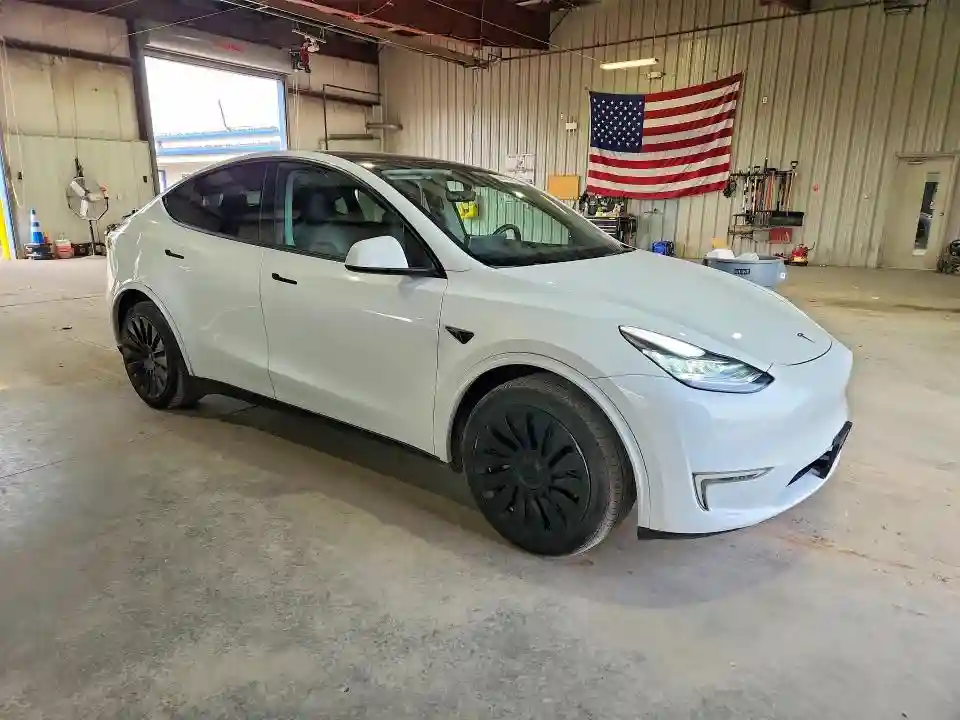 7SAYGDEE1PF611177 2023 TESLA MODEL Y-3