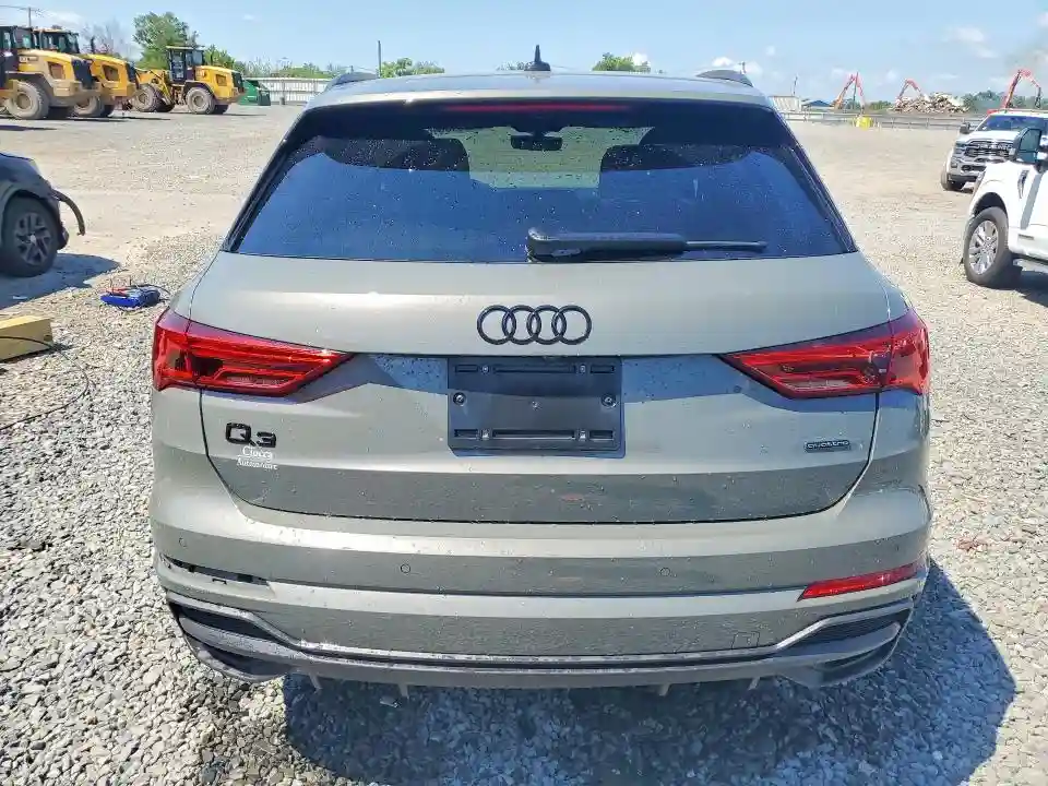 WA1EECF37R1200840 2024 AUDI Q3-5