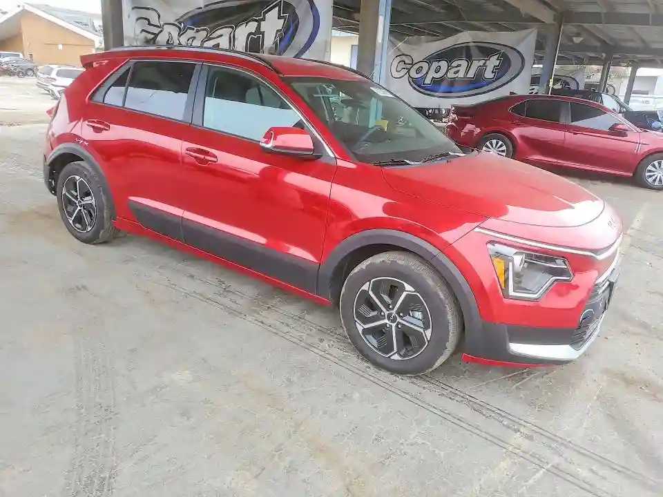 KNDCR3LE4R5155498 2024 KIA NIRO-3