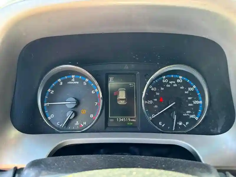 2T3DFREV9JW798889 2018 TOYOTA RAV4-4