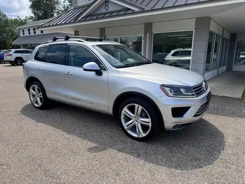 WVGGF7BP8HD001557 2017 VOLKSWAGEN TOUAREG-0