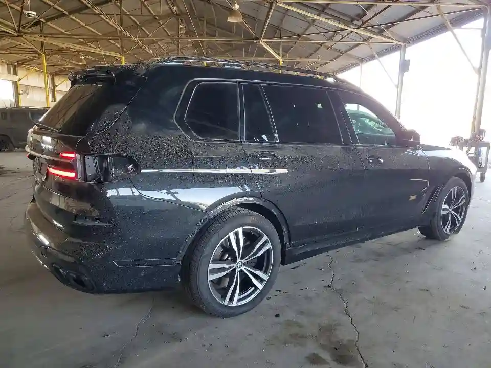 5UX33EM00P9N44403 2023 BMW X7-2