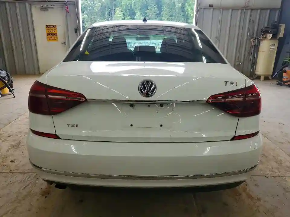 1VWAT7A39HC043868 2017 VOLKSWAGEN PASSAT-5