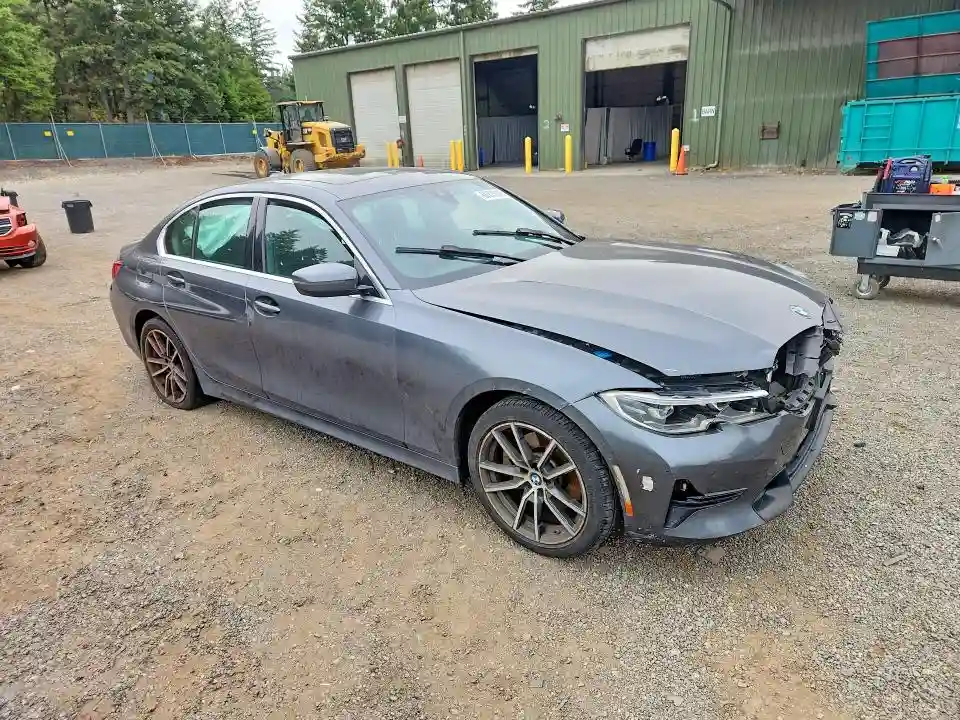3MW5R1J00L8B23658 2020 BMW 3 SERIES-3