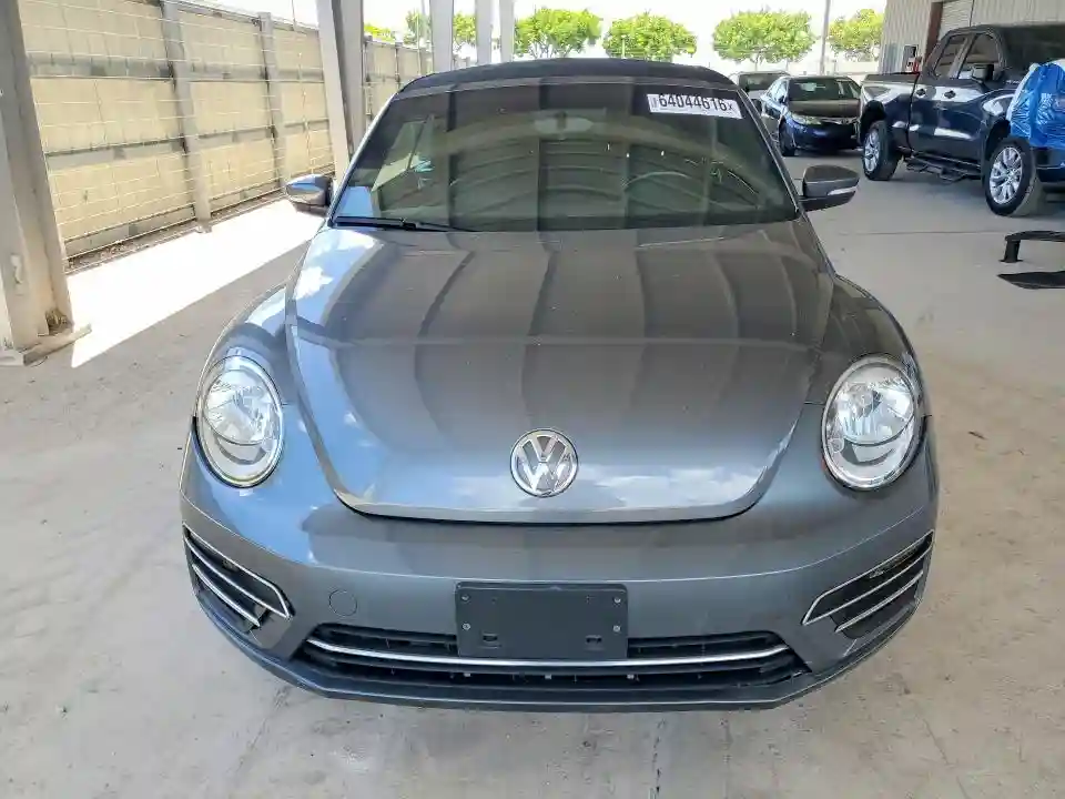 3VW5DAATXJM502227 2018 VOLKSWAGEN BEETLE-4