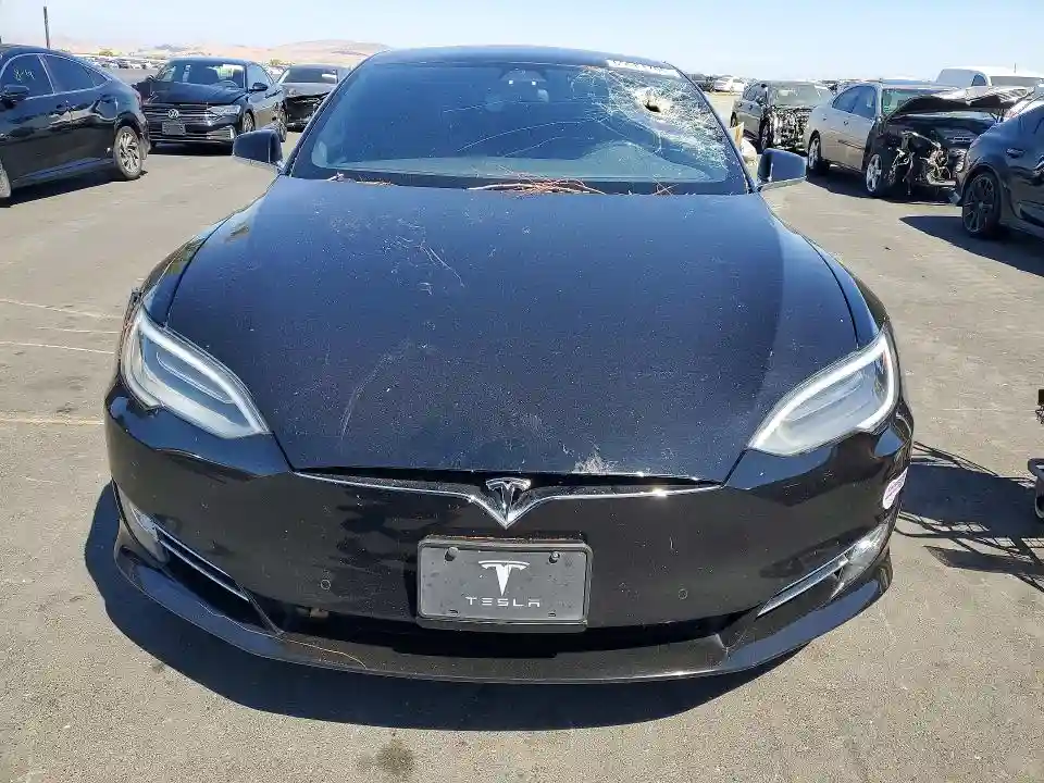 5YJSA1E22JF266757 2018 TESLA MODEL S-4