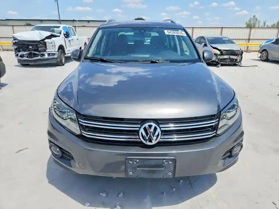 WVGAV7AX2GW523209 2016 VOLKSWAGEN TIGUAN-4