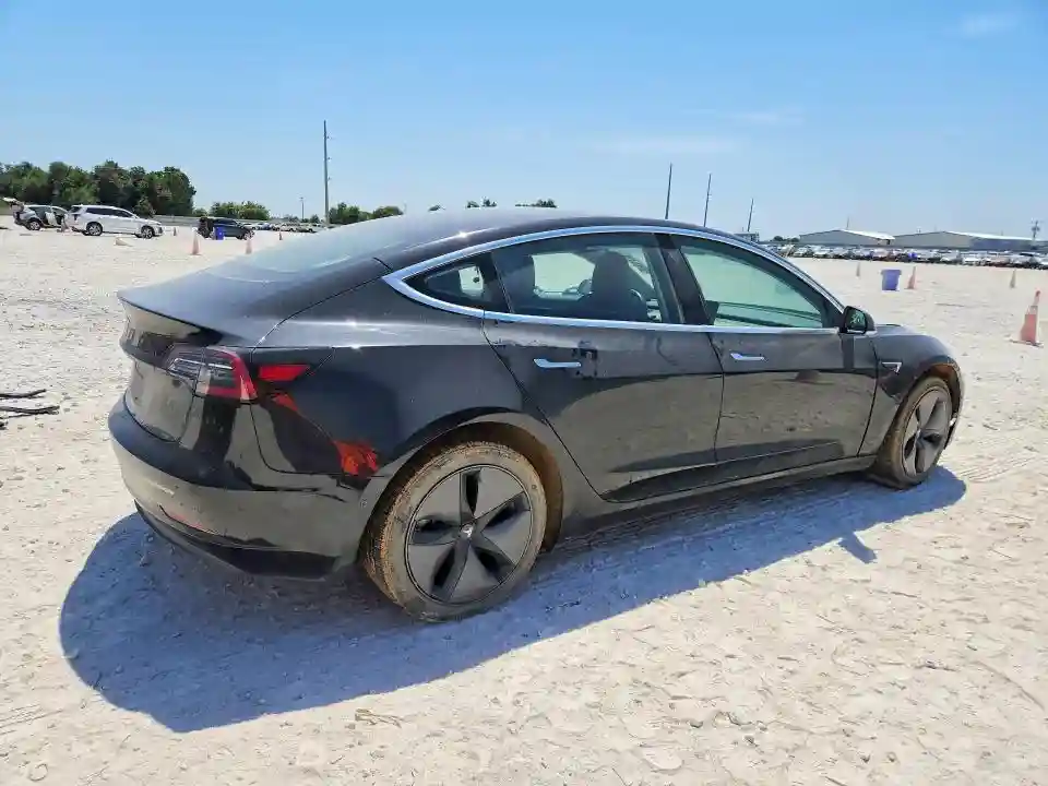 5YJ3E1EA8JF075893 2018 TESLA MODEL 3-2