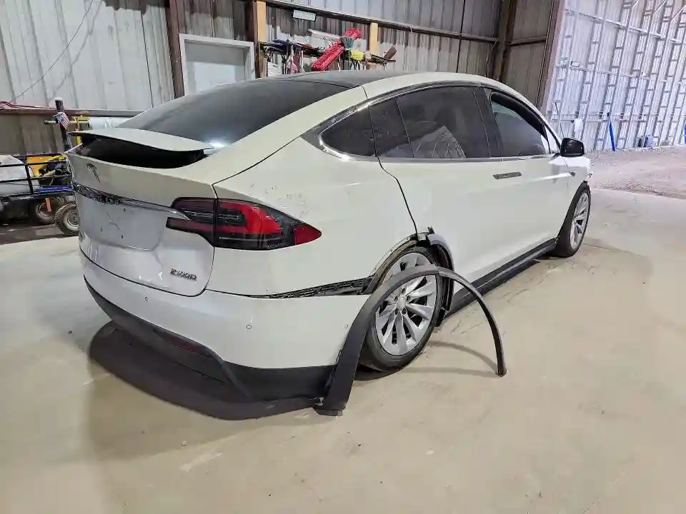 5YJXCBE49GF016562 2016 TESLA MODEL X-2
