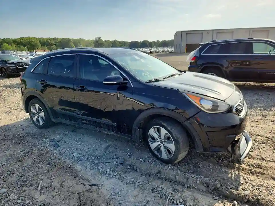 KNDCC3LC8K5240320 2019 KIA NIRO-3