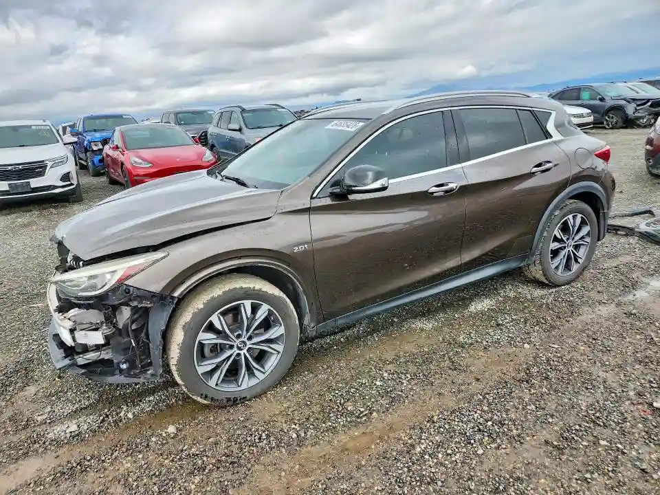 SJKCH5CR3HA020761 2017 INFINITI QX30 PREMI-0