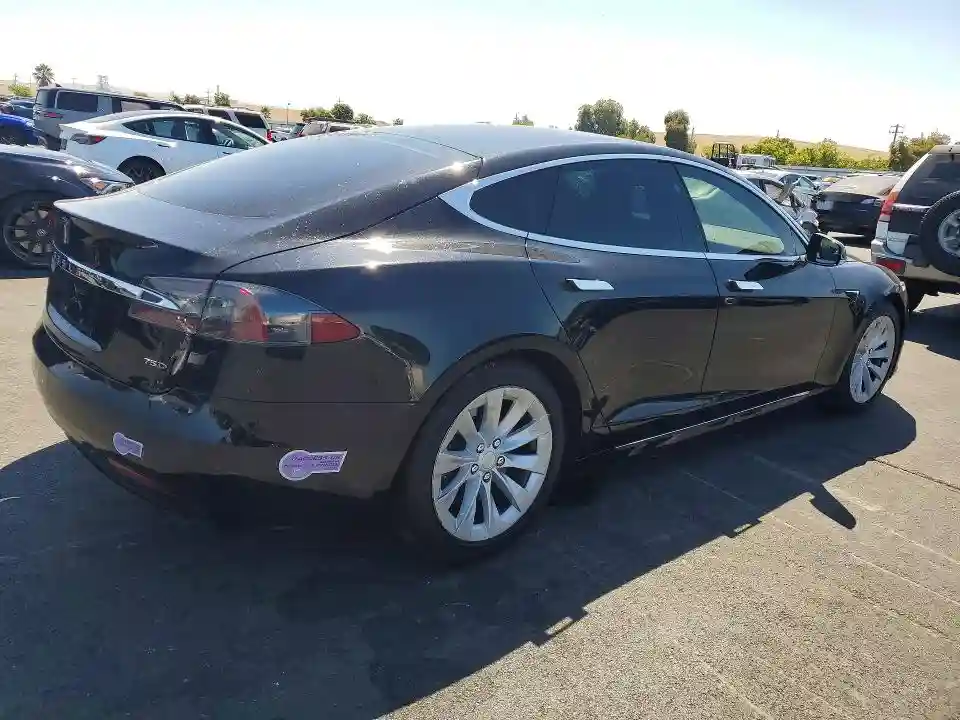 5YJSA1E22JF266757 2018 TESLA MODEL S-2