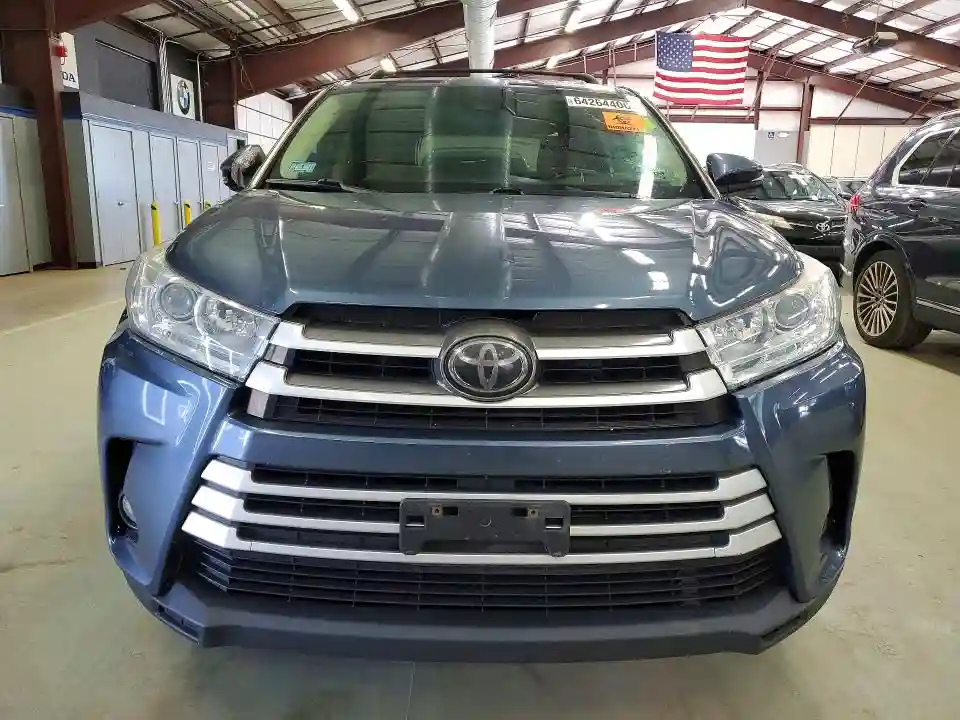 5TDZZRFH9JS241083 2018 TOYOTA HIGHLANDER-4