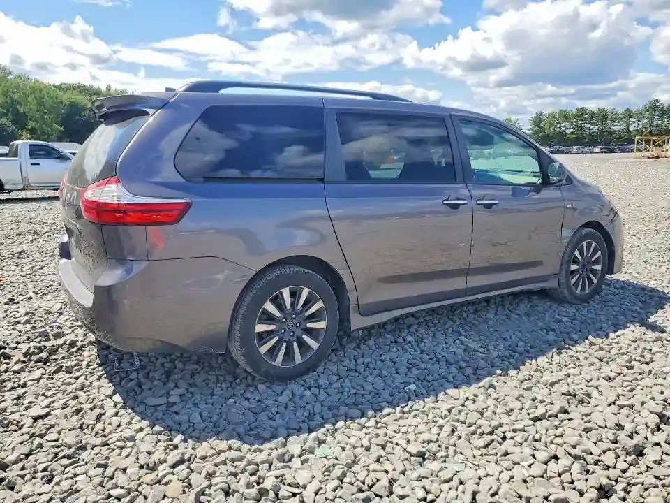 5TDDZ3DC8KS220578 2019 TOYOTA SIENNA-2