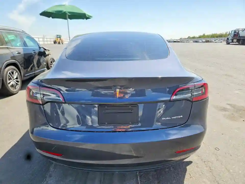 5YJ3E1EB8PF637387 2023 TESLA MODEL 3-5