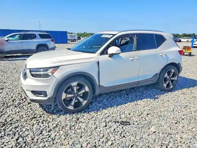 YV4162UKXN2640610 2022 VOLVO XC40-0