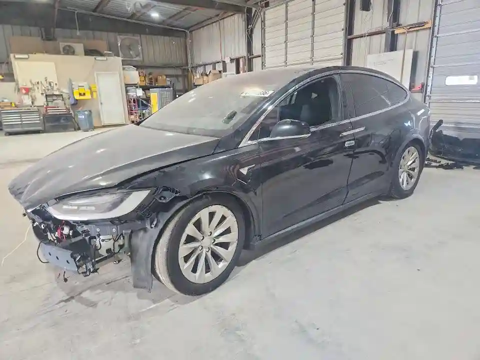 5YJXCDE26HF038272 2017 TESLA MODEL X-0