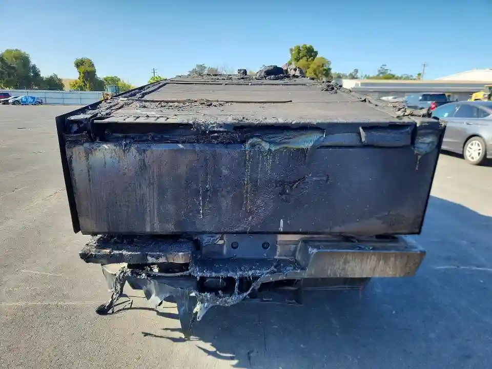 7G2CEHEE3RA000326 2024 TESLA CYBERTRUCK-5