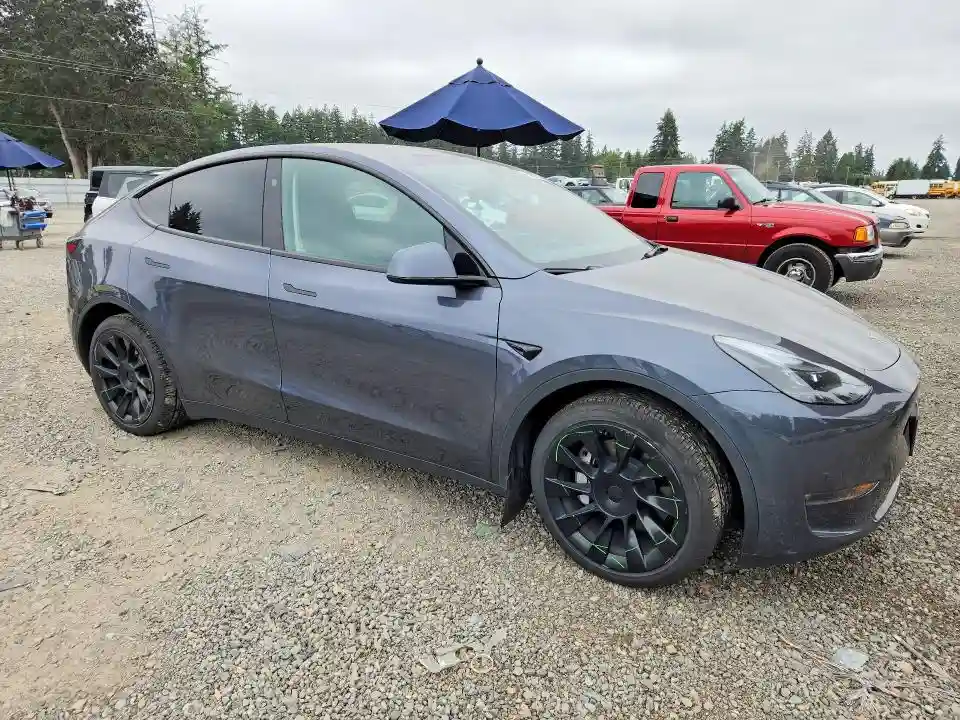 7SAYGDEE9PF921030 2023 TESLA MODEL Y-3