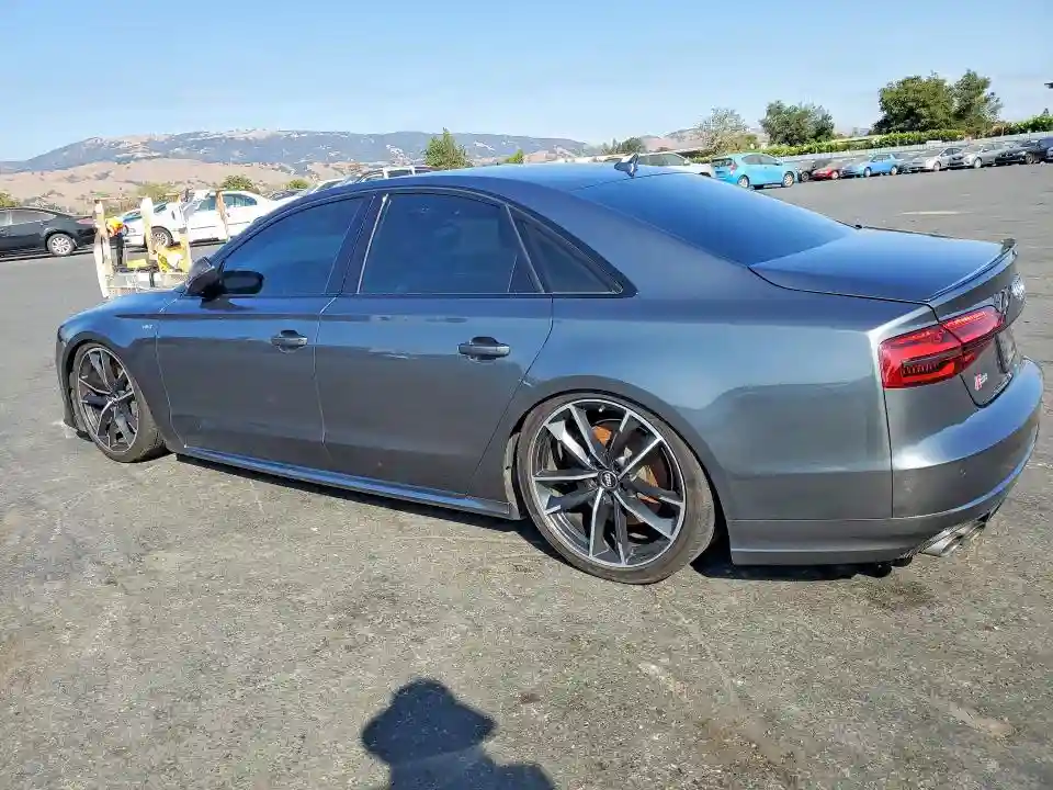 WUAJ5AFD5HN900836 2017 AUDI S8-1