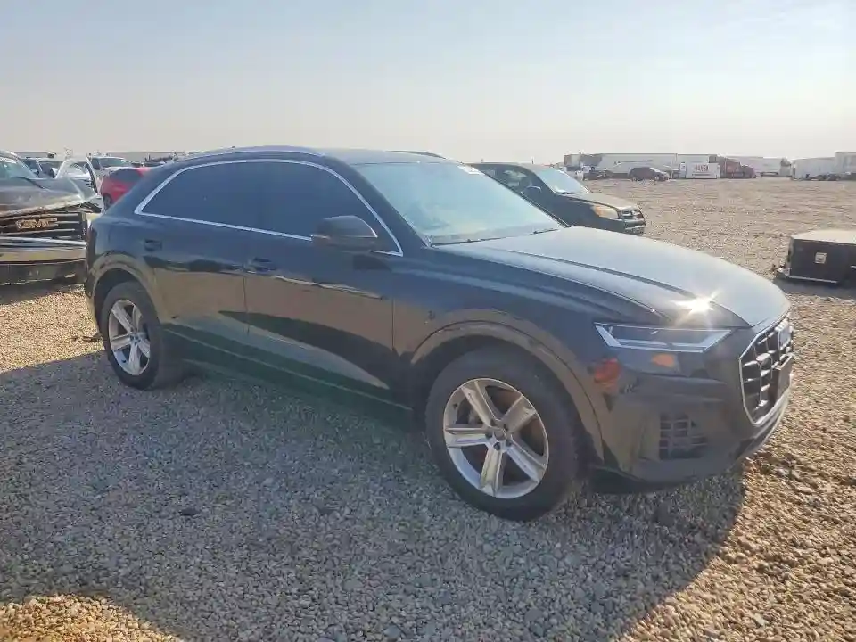 WA1AVAF10KD013428 2019 AUDI Q8-3