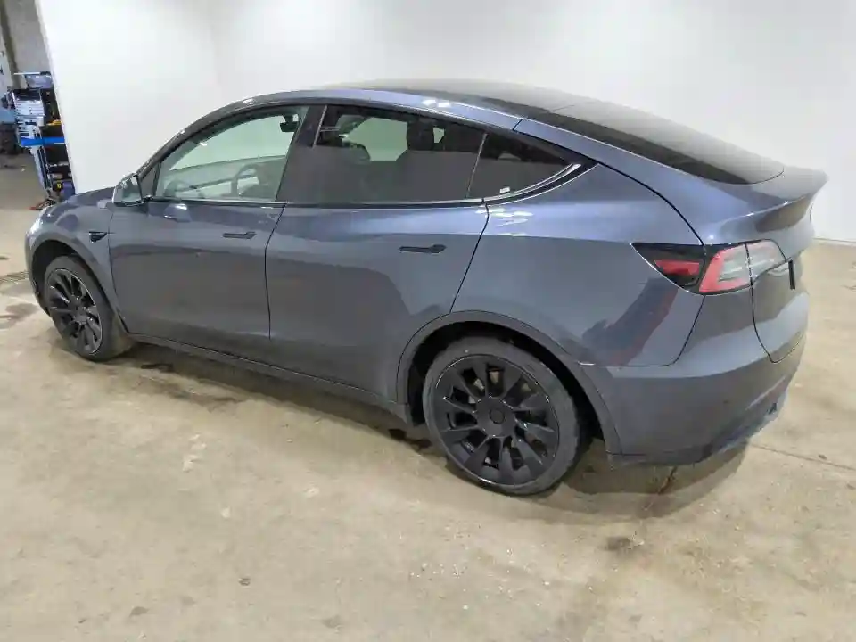 7SAYGDEE8NF480522 2022 TESLA MODEL Y-1