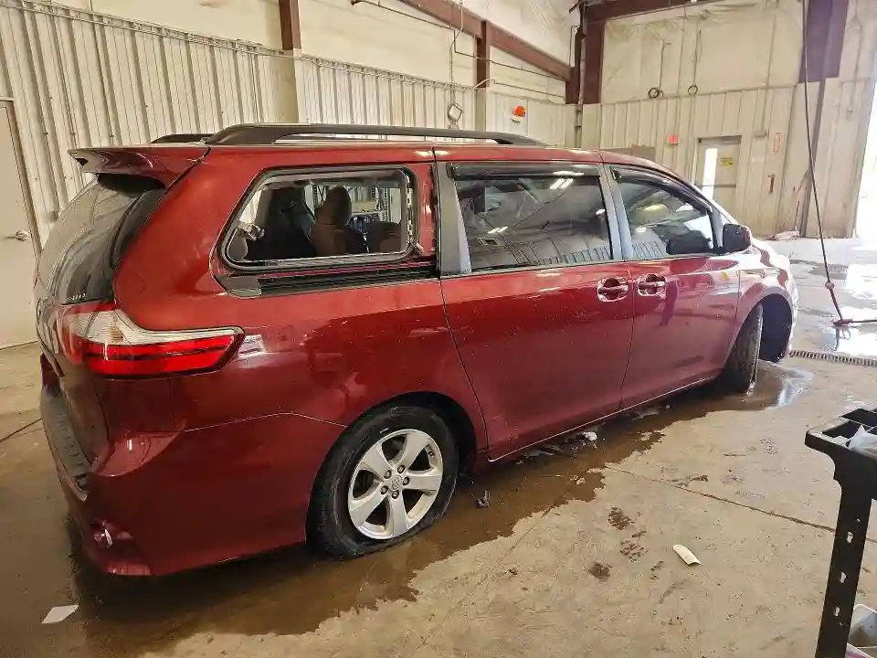 5TDKK3DCXGS751607 2016 TOYOTA SIENNA-2