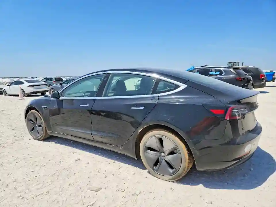 5YJ3E1EA8JF075893 2018 TESLA MODEL 3-1
