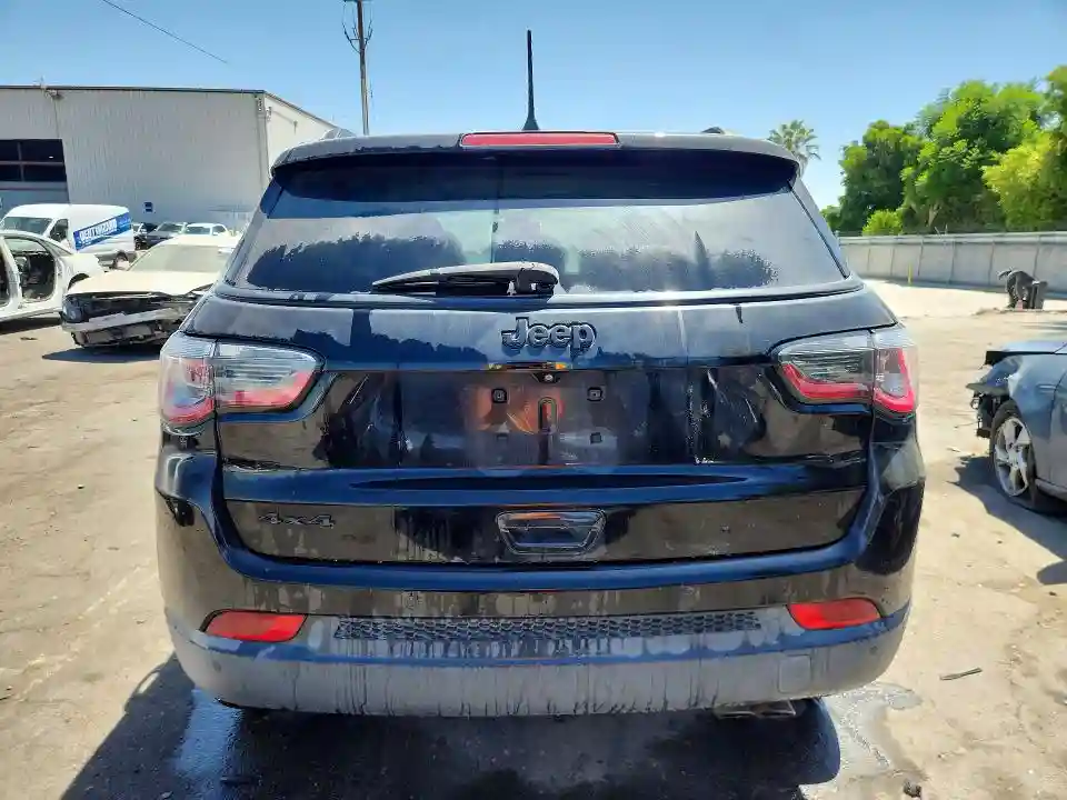3C4NJDCB0KT836064 2019 JEEP COMPASS-5