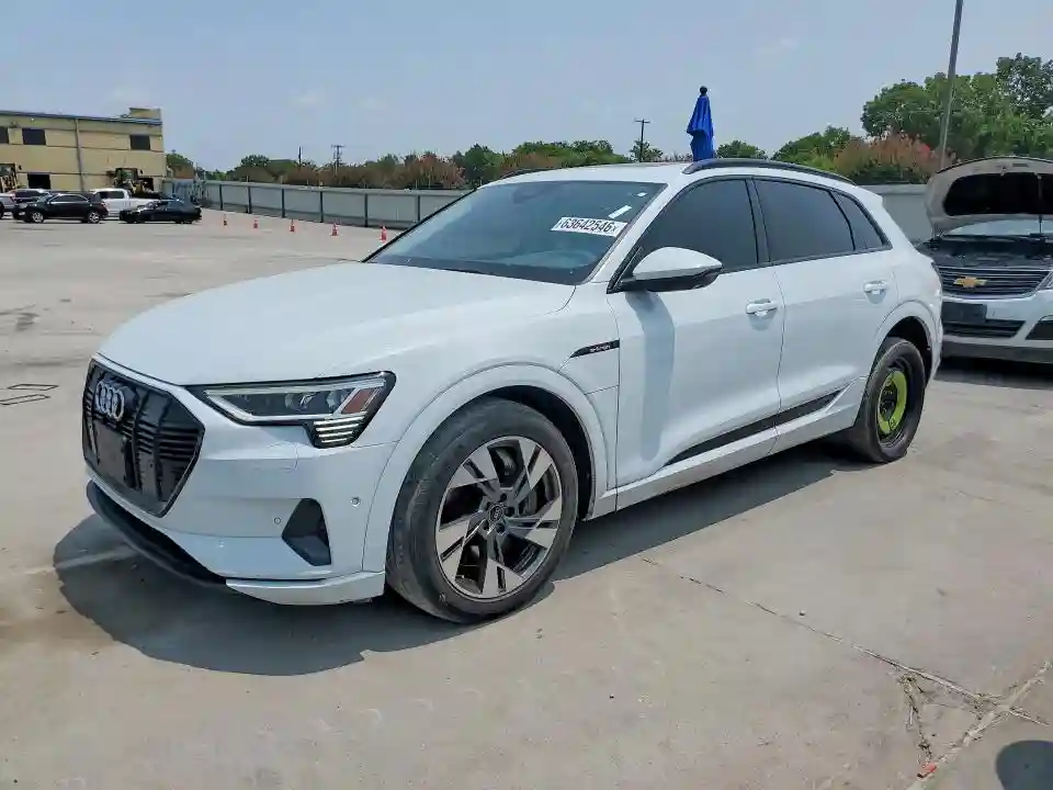 WA1AAAGEXNB007777 2022 AUDI E-TRON-0