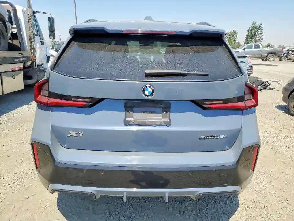 WBX73EF08P5W94012 2023 BMW X1-5
