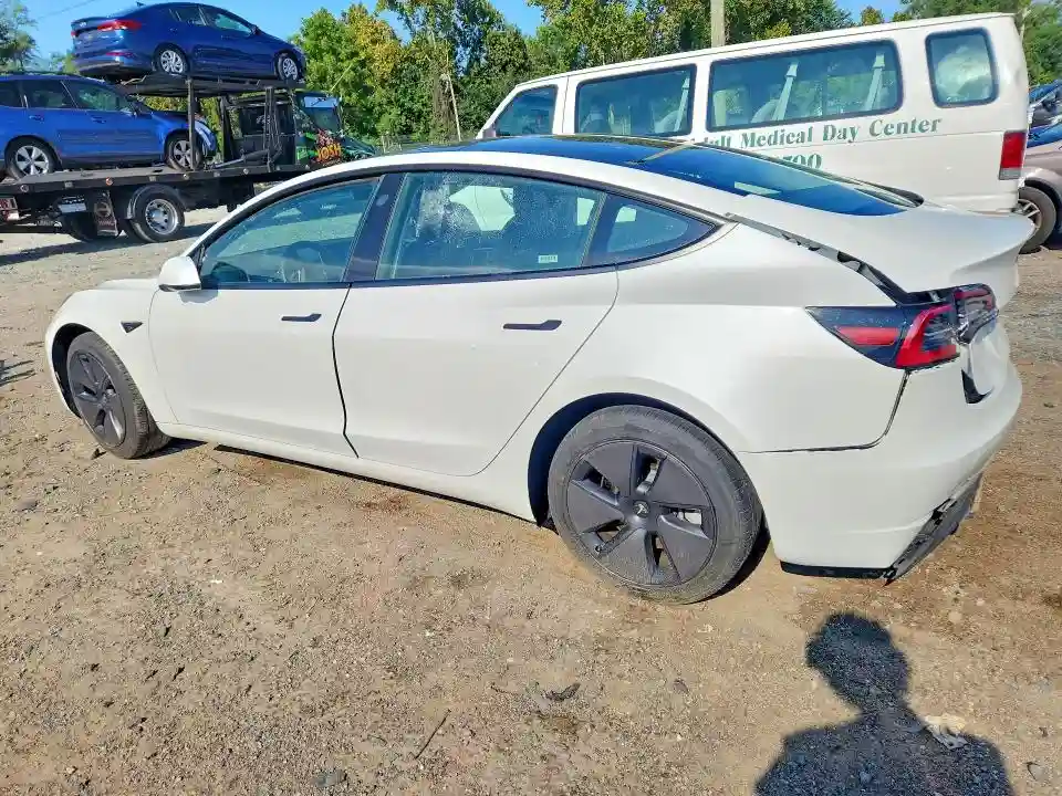 5YJ3E1EA7PF437687 2023 TESLA MODEL 3-1