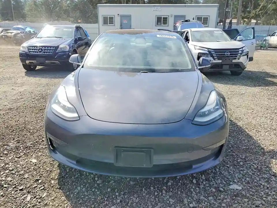 5YJ3E1EB8JF094145 2018 TESLA MODEL 3-4