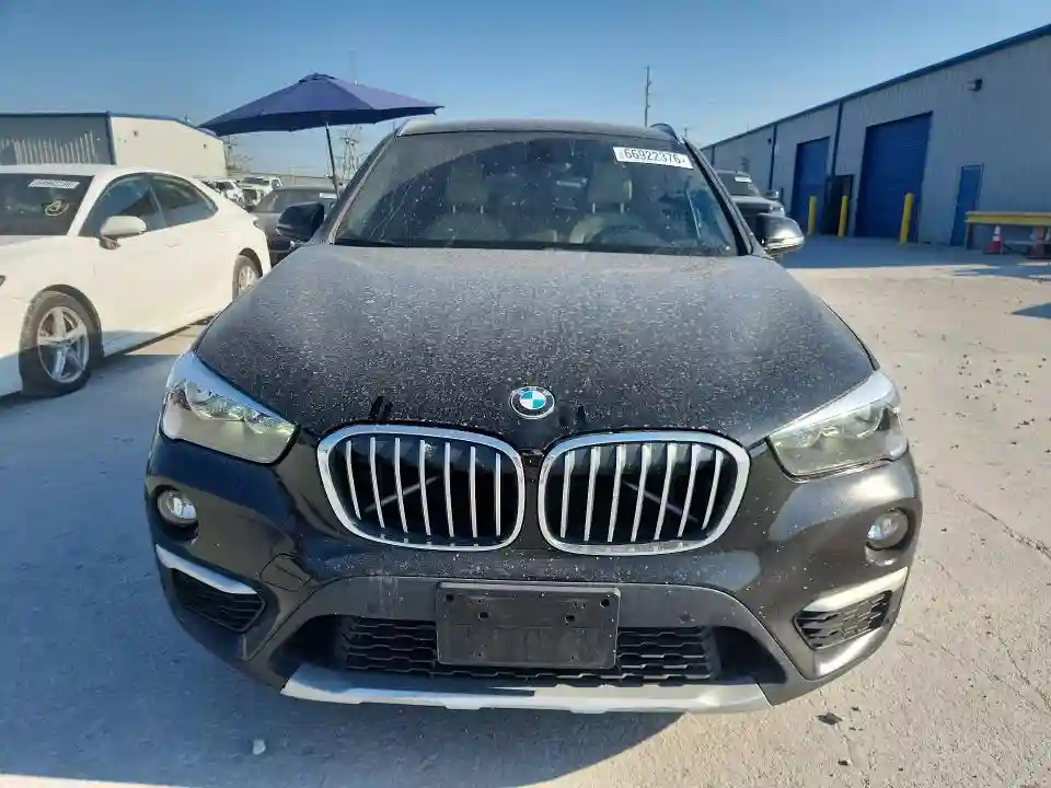 WBXHT3C38J5F91772 2018 BMW X1-4
