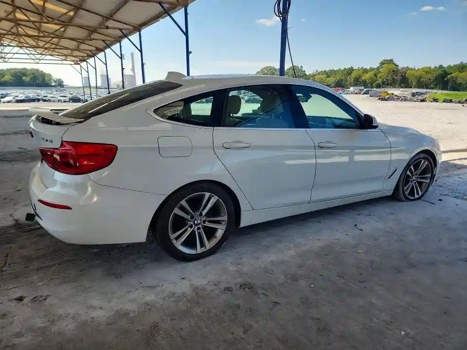 WBA8Z9C52HG453217 2017 BMW 3 SERIES-2