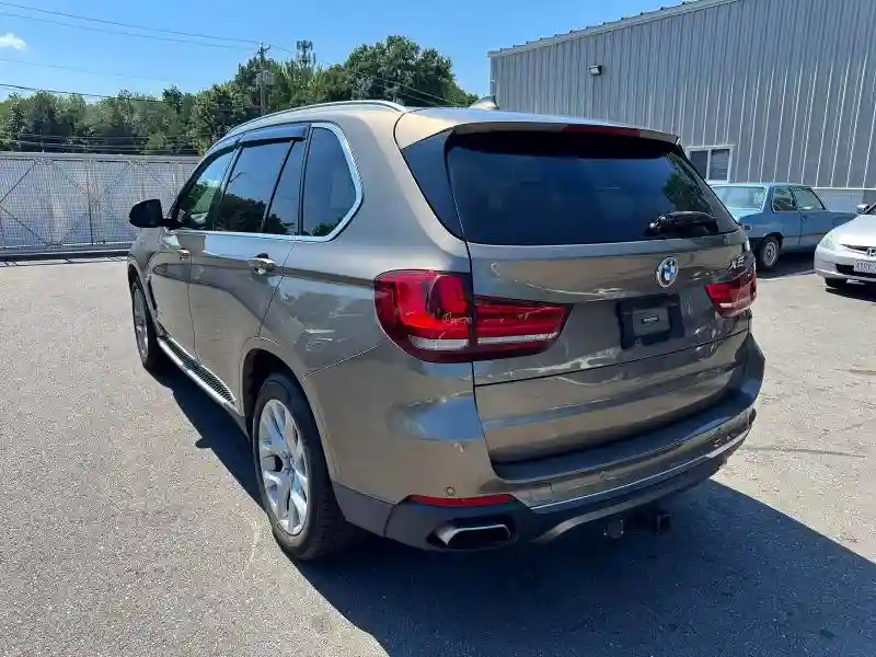 5UXKR6C58J0U15446 2018 BMW X5-1