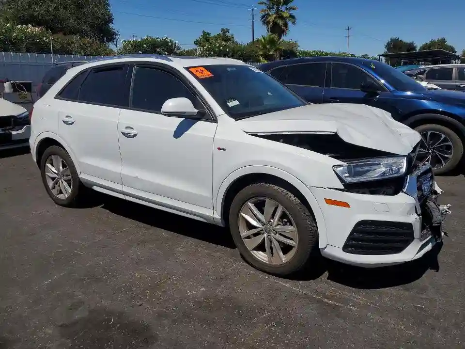 WA1ECCFS0JR020957 2018 AUDI Q3-3