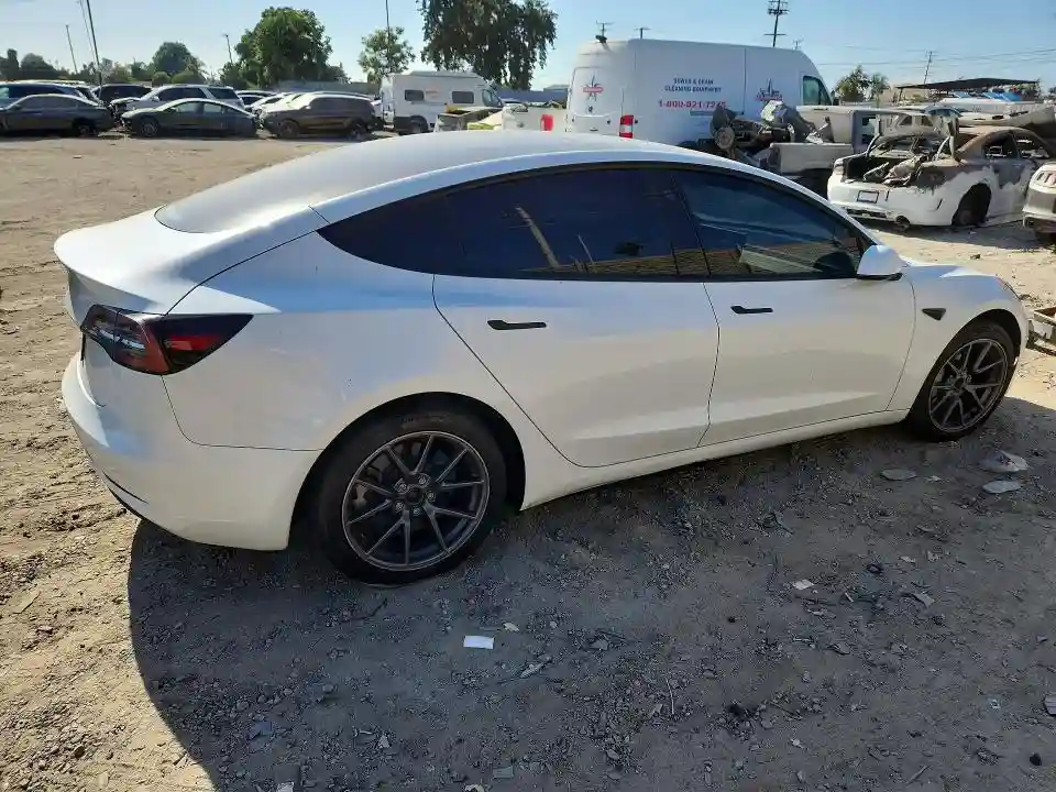 5YJ3E1EA1PF394464 2023 TESLA MODEL 3-2