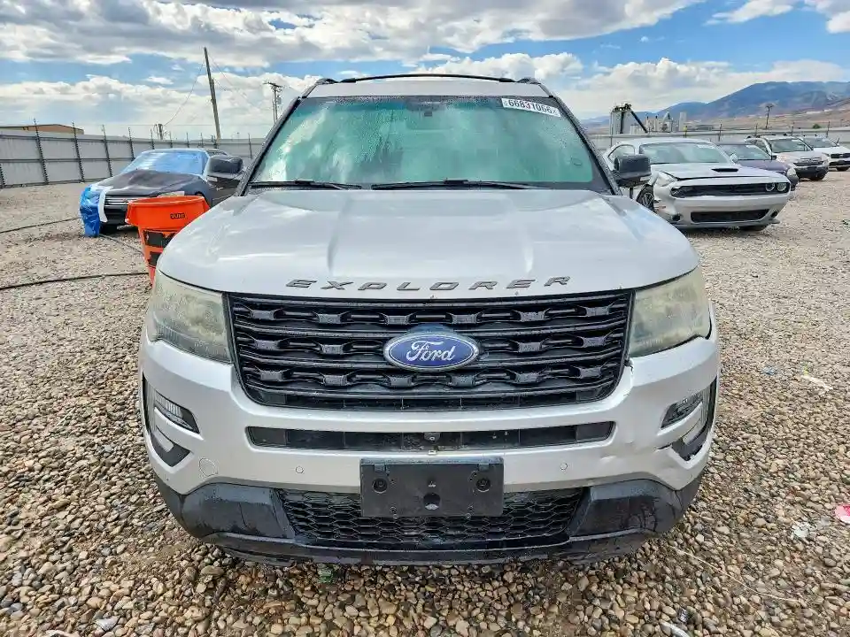 1FM5K8GT3HGA34012 2017 FORD EXPLORER-4