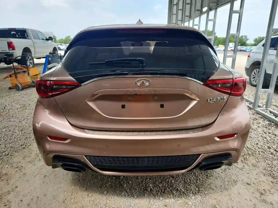 SJKCH5CP8HA032581 2017 INFINITI QX30-5