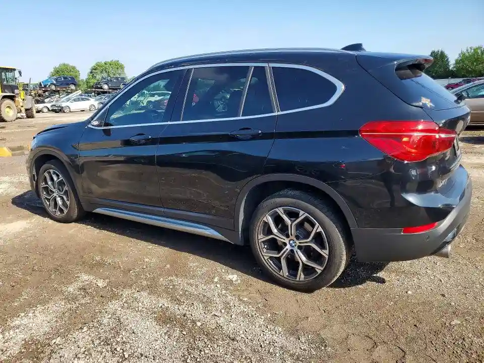 WBXJG9C01M5T31682 2021 BMW X1-1