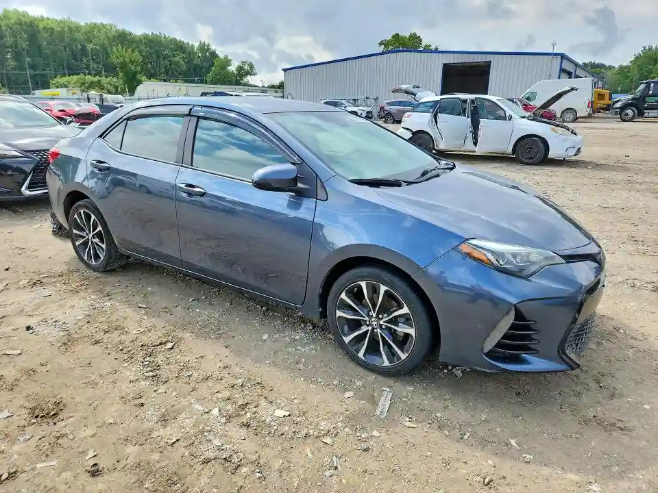 2T1BURHE2KC137404 2019 TOYOTA COROLLA-3