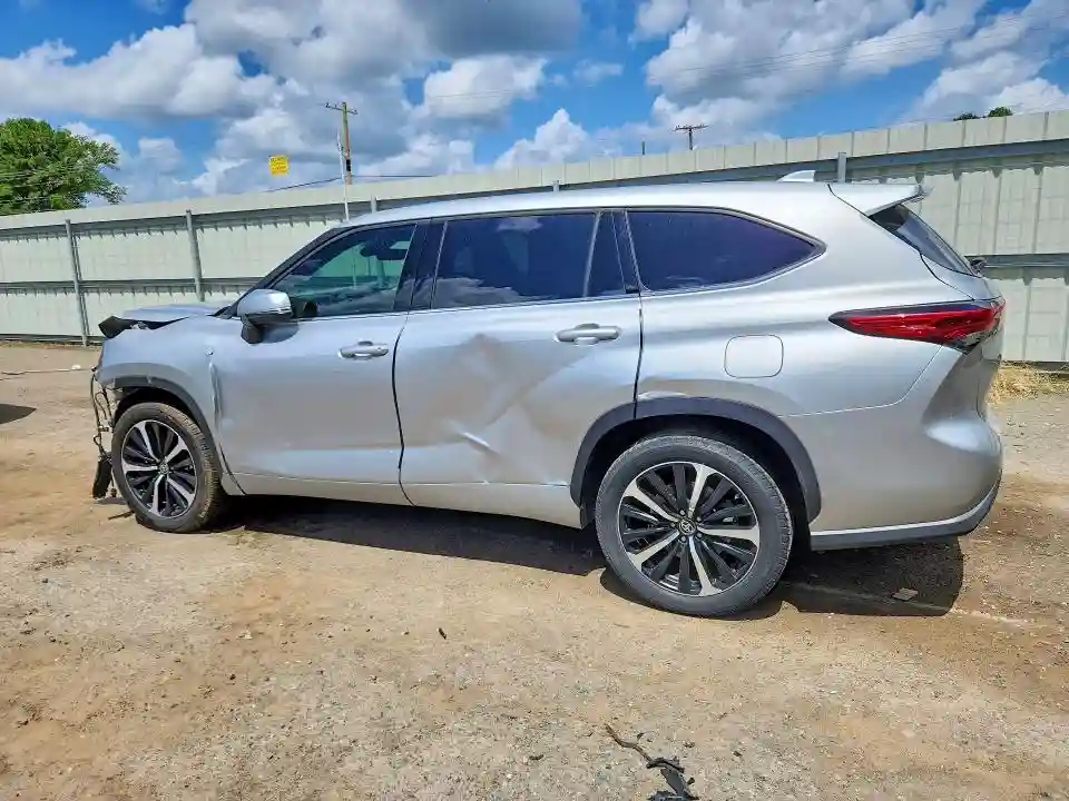 5TDZZRAH9MS078947 2021 TOYOTA HIGHLANDER-1