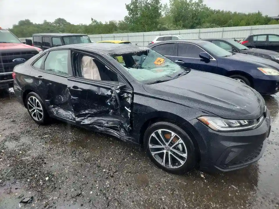 3VWBX7BU1SM077566 2025 VOLKSWAGEN JETTA-3
