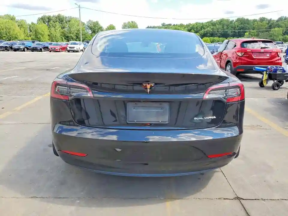5YJ3E1EB2PF673544 2023 TESLA MODEL 3-5