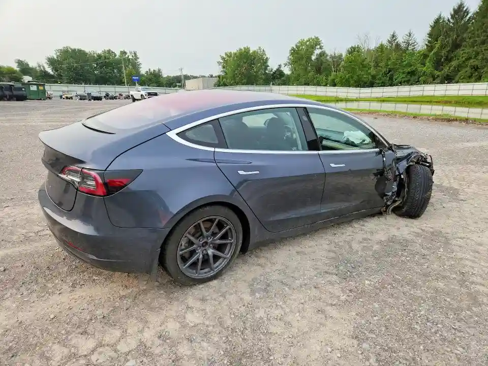 5YJ3E1EA2JF019075 2018 TESLA MODEL 3-2